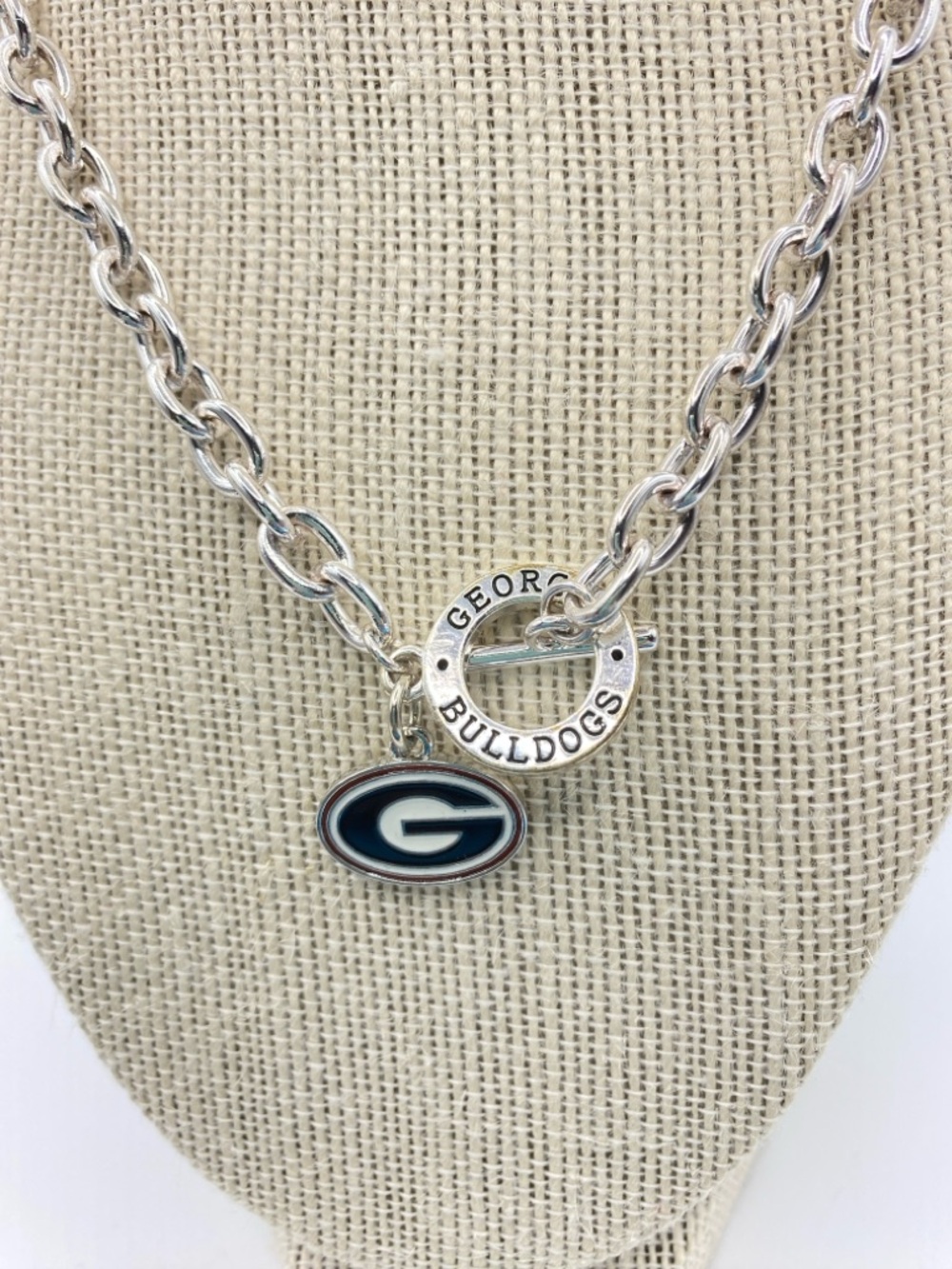 GEORGIA BULLDOGS Toggle Clasp Necklace With Charm Silvertone Necklace 18” - Picture 8 of 9